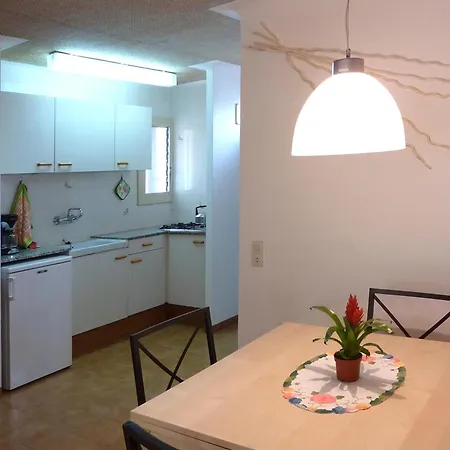 Margarita Sabina Pinell Apartamento *