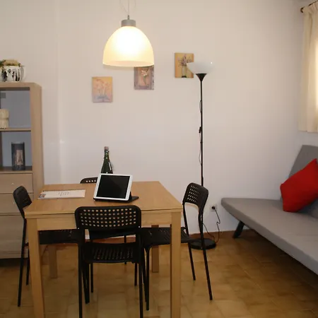 Margarita Sabina Pinell شقة بلاتجا ذارو