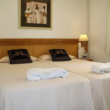 Margarita Sabina Pinell *