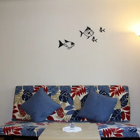 Margarita Sabina Pinell *