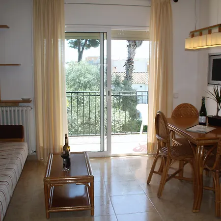 Margarita Sabina Pinell *