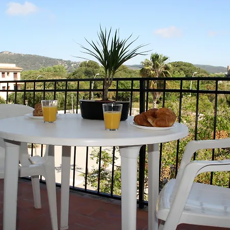 Margarita Sabina Pinell *