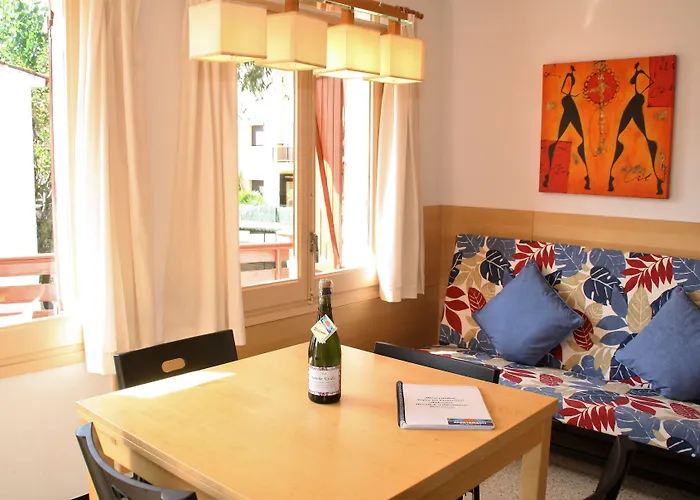 Margarita Sabina Pinell *