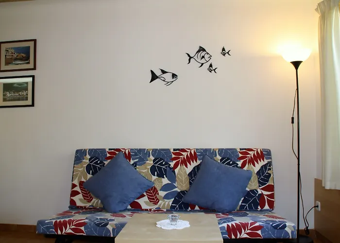 Margarita Sabina Pinell *