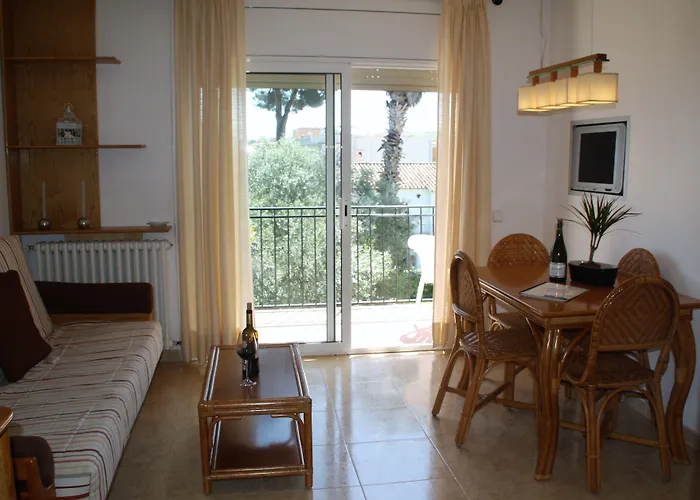 Margarita Sabina Pinell *