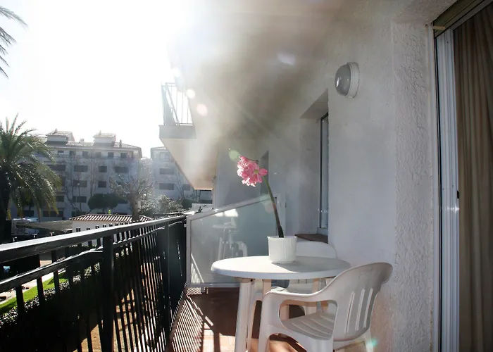 Margarita Sabina Pinell *